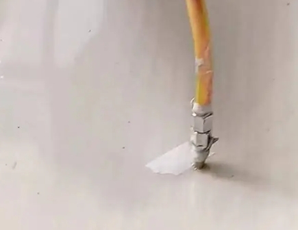 济阳瓷砖空鼓维修公司专业解答在瓷砖铺贴过程中，如果使用的砂料过粗（如全部使用了粗砂），可能会导致以下问题